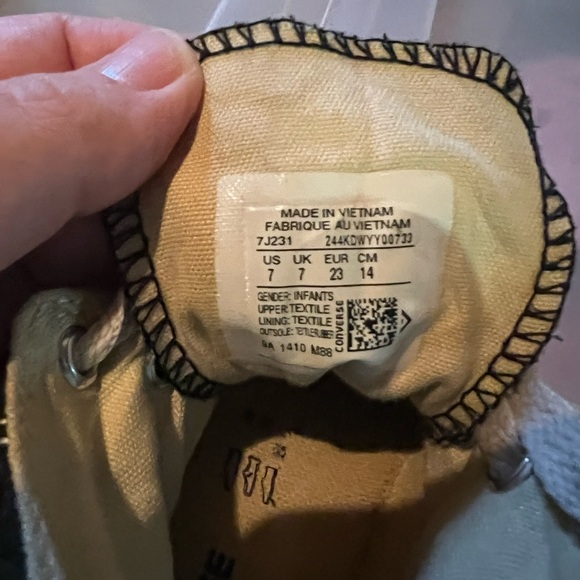 Kids Black converse - Picture 2 of 3